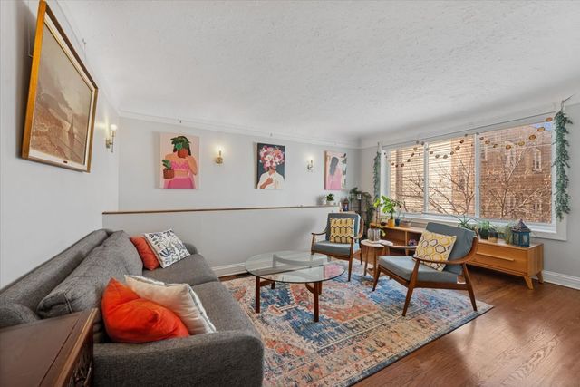 3037 N Troy Street 1E, Chicago, IL 60618