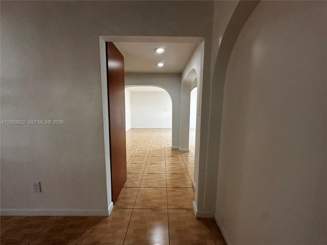 350 W 34th St, Hialeah, FL 33012