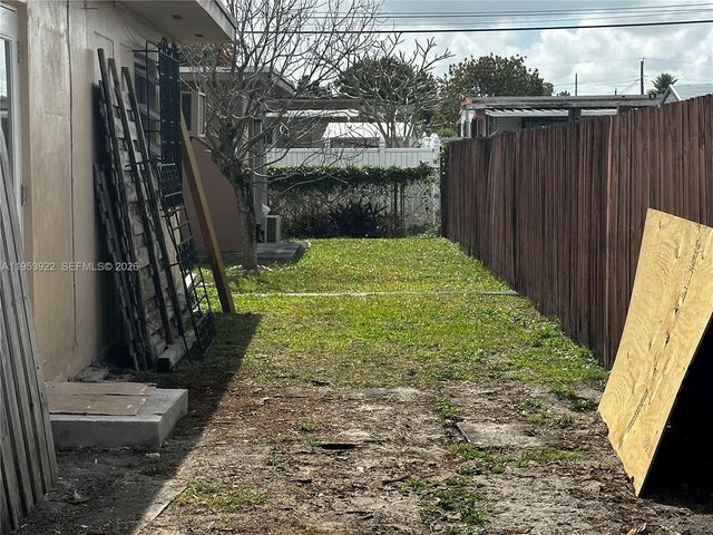 350 W 34th St, Hialeah, FL 33012
