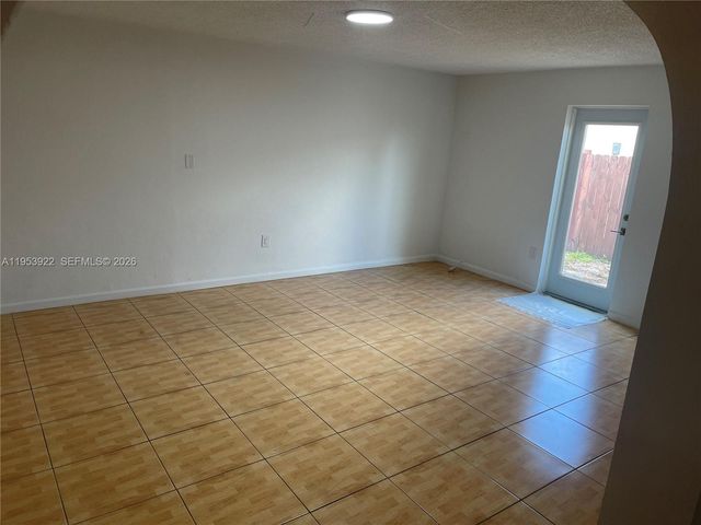 350 W 34th St, Hialeah, FL 33012