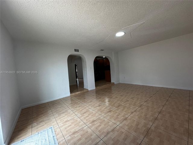 350 W 34th St, Hialeah, FL 33012