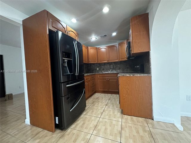 350 W 34th St, Hialeah, FL 33012