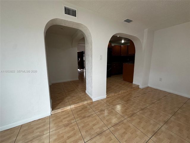 350 W 34th St, Hialeah, FL 33012