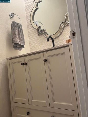 13 Oak Brook Pl, Pleasant Hill, CA 94523