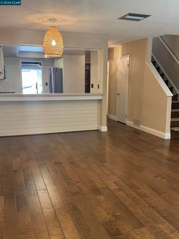 13 Oak Brook Pl, Pleasant Hill, CA 94523