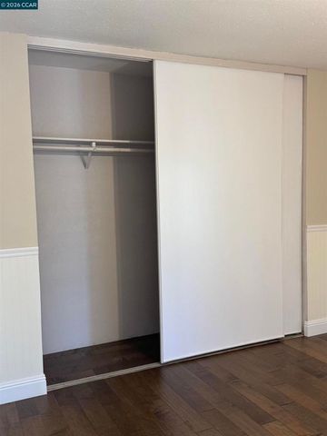 13 Oak Brook Pl, Pleasant Hill, CA 94523