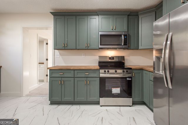 315 Strickland Avenue, Blackshear, GA 31516