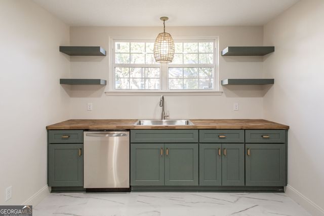 315 Strickland Avenue, Blackshear, GA 31516