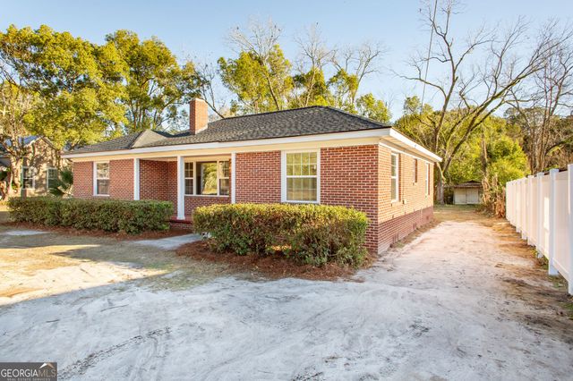 315 Strickland Avenue, Blackshear, GA 31516