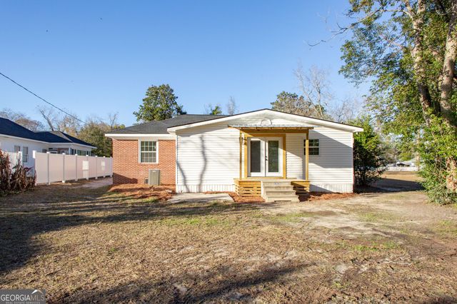 315 Strickland Avenue, Blackshear, GA 31516