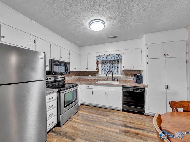 23634 Miller Road, Athens, AL 35613