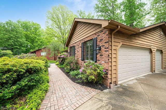35970 Timber Ridge Lane, Willoughby, OH 44094