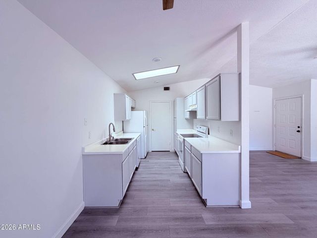 2705 W ESTRELLA Drive, Chandler, AZ 85224