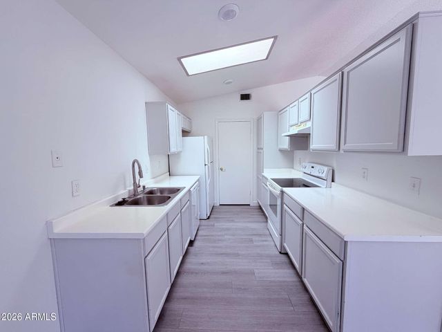 2705 W ESTRELLA Drive, Chandler, AZ 85224