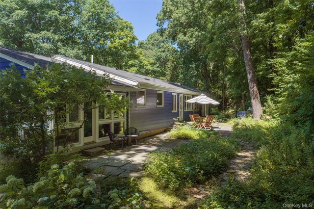 133 White Schoolhouse Road, Rhinebeck, NY 12572