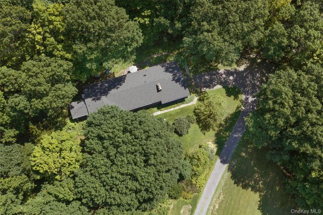 133 White Schoolhouse Road, Rhinebeck, NY 12572