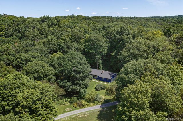 133 White Schoolhouse Road, Rhinebeck, NY 12572