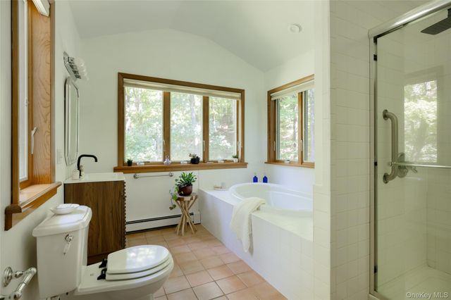 133 White Schoolhouse Road, Rhinebeck, NY 12572
