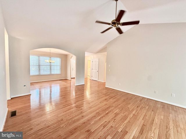 421 BIRDIE RD, Locust Grove, VA 22508