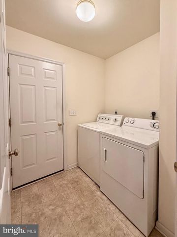 421 BIRDIE RD, Locust Grove, VA 22508