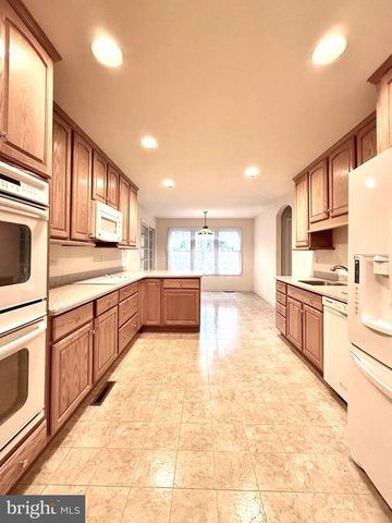 421 BIRDIE RD, Locust Grove, VA 22508