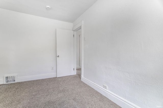 1129 Huey Street, South Bend, IN 46628