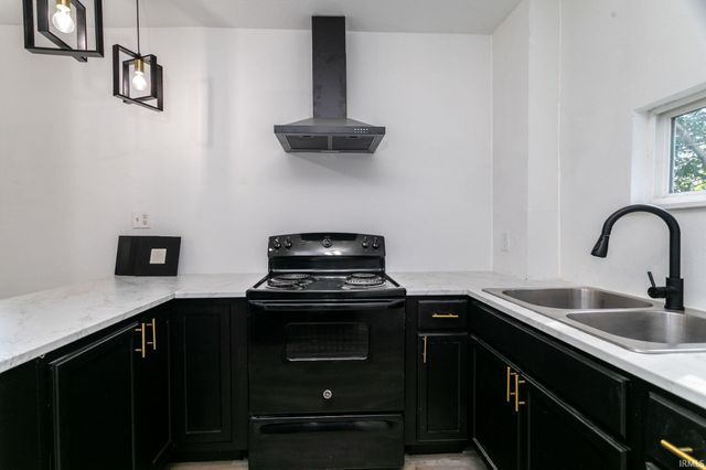 1129 Huey Street, South Bend, IN 46628