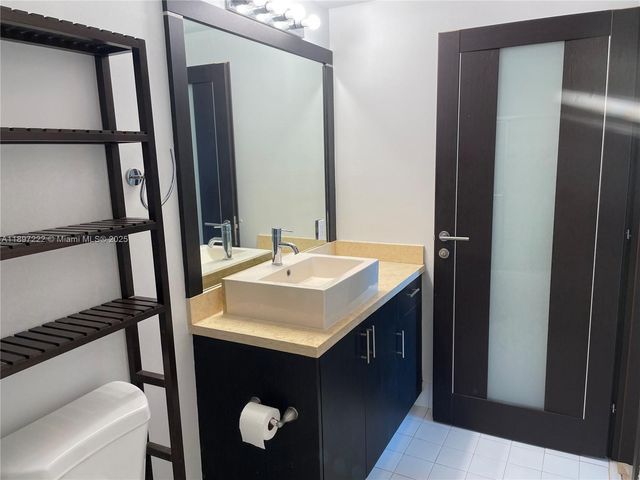 50 Menores Ave 425, Coral Gables, FL 33134