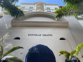 50 Menores Ave 425, Coral Gables, FL 33134