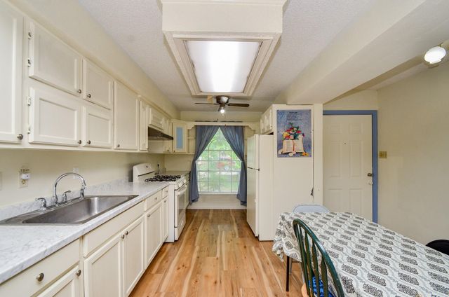 1927 Dormstom Lane, Houston, TX 77088