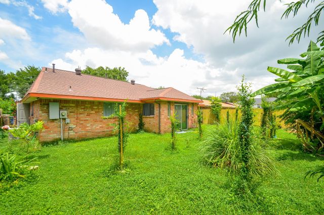 1927 Dormstom Lane, Houston, TX 77088