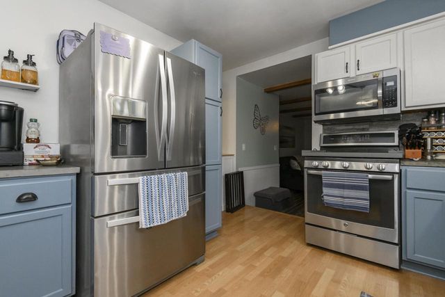 5107 Russell COURT E, Greendale, WI 53129