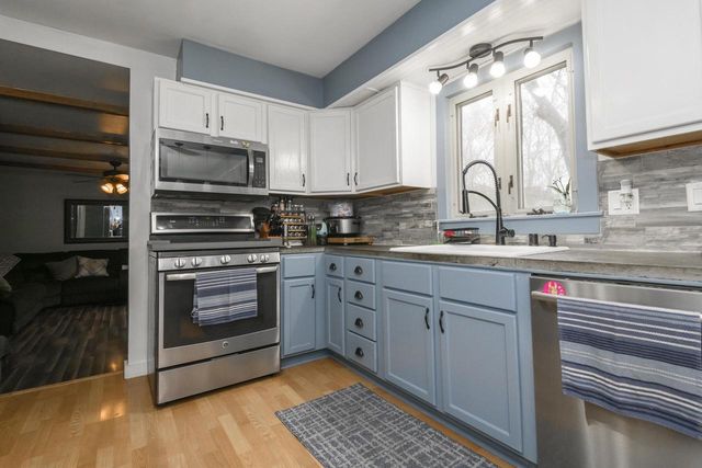 5107 Russell COURT E, Greendale, WI 53129