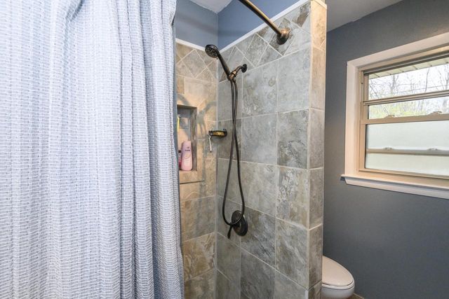 5107 Russell COURT E, Greendale, WI 53129