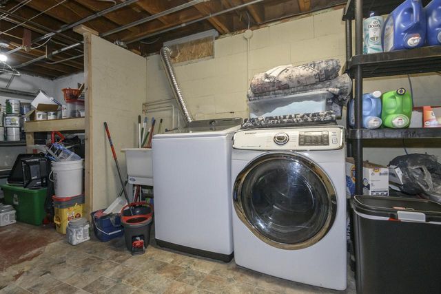 5107 Russell COURT E, Greendale, WI 53129