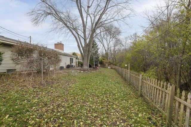 5107 Russell COURT E, Greendale, WI 53129