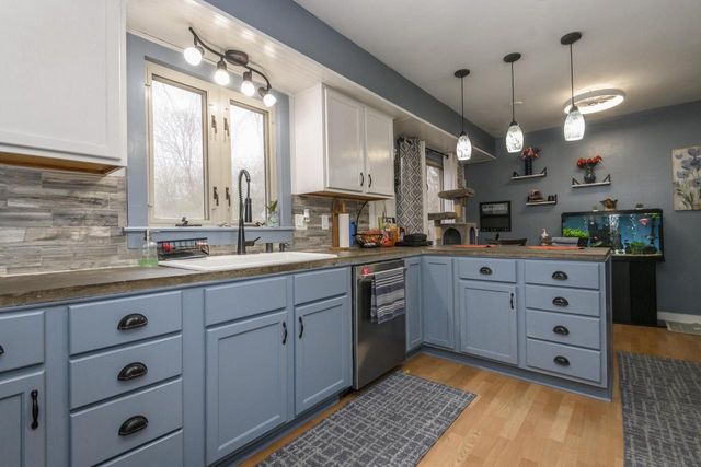 5107 Russell COURT E, Greendale, WI 53129