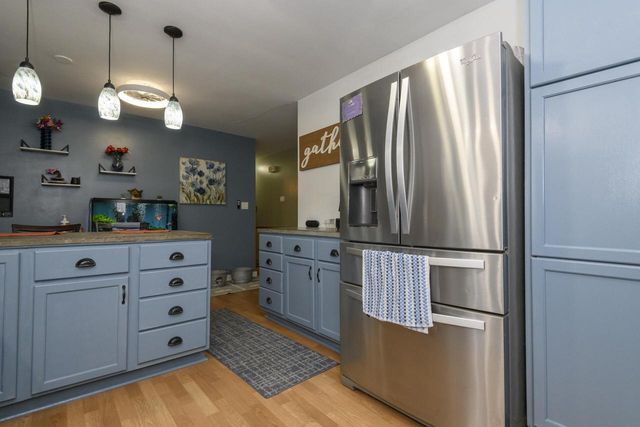 5107 Russell COURT E, Greendale, WI 53129