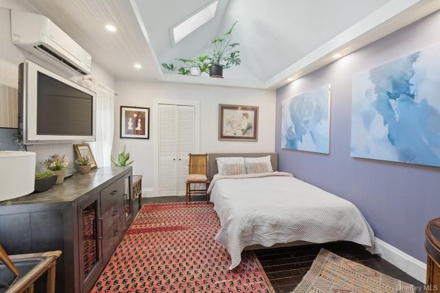 1 Burkeshire Drive, Sag Harbor, NY 11963