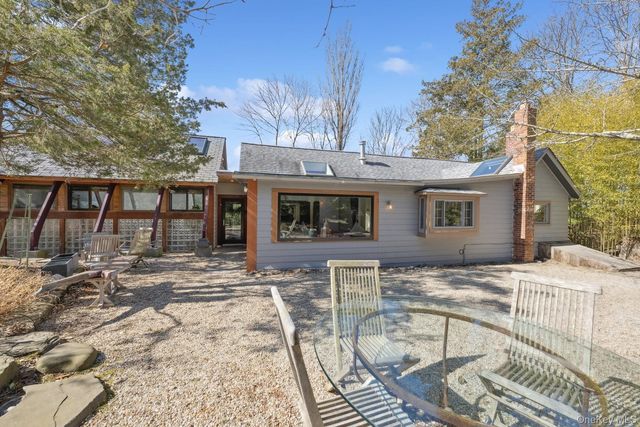 1 Burkeshire Drive, Sag Harbor, NY 11963