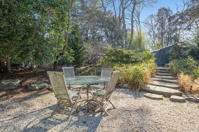 1 Burkeshire Drive, Sag Harbor, NY 11963