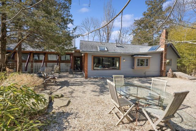 1 Burkeshire Drive, Sag Harbor, NY 11963