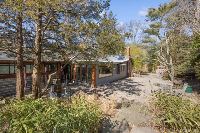 1 Burkeshire Drive, Sag Harbor, NY 11963
