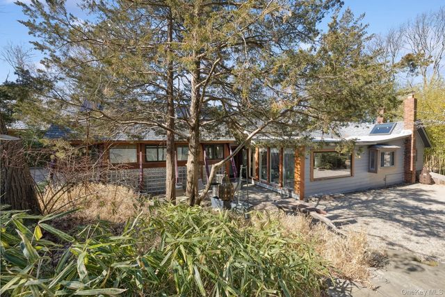 1 Burkeshire Drive, Sag Harbor, NY 11963