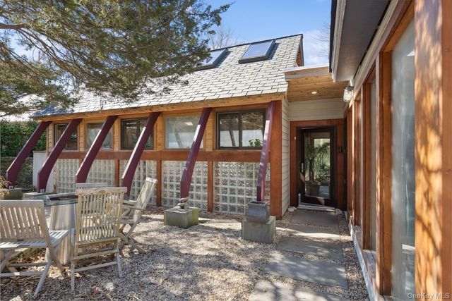 1 Burkeshire Drive, Sag Harbor, NY 11963