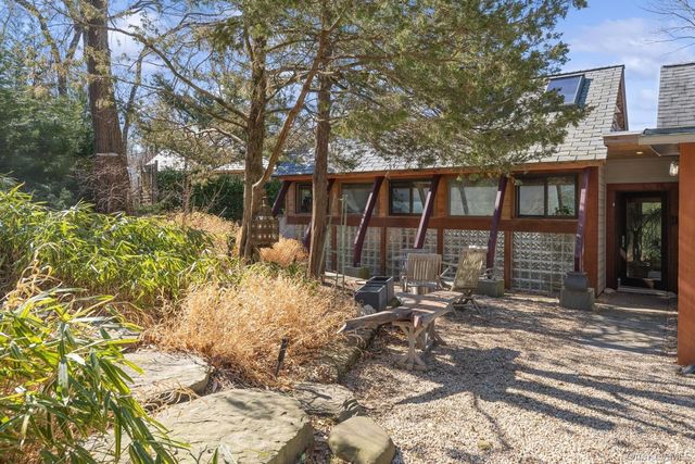 1 Burkeshire Drive, Sag Harbor, NY 11963