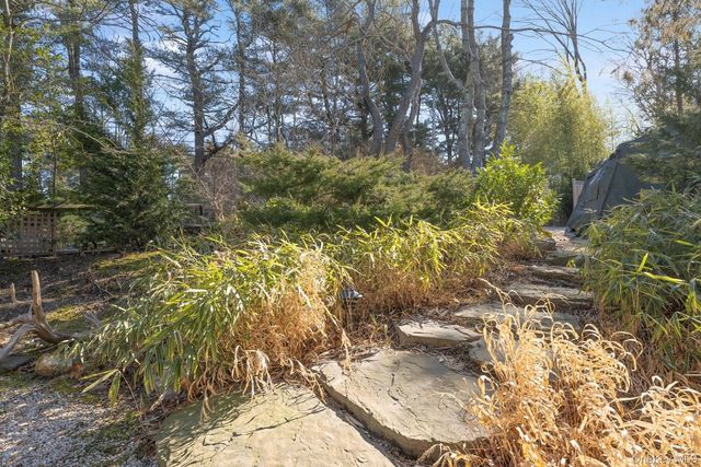 1 Burkeshire Drive, Sag Harbor, NY 11963