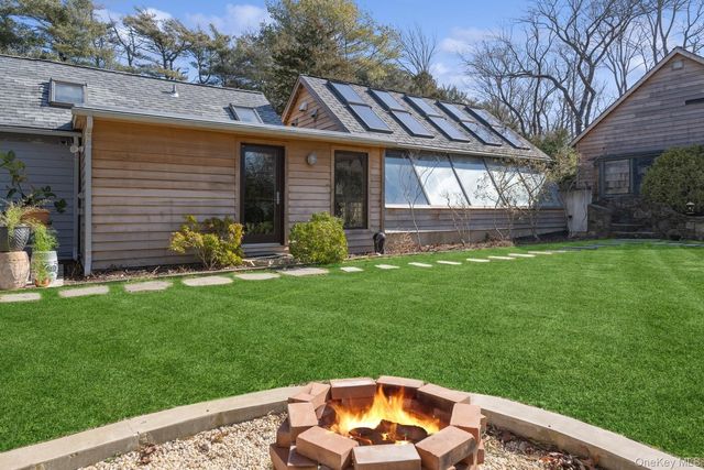 1 Burkeshire Drive, Sag Harbor, NY 11963