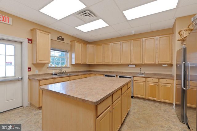 97 MEADOWLARK DR, Hamilton, NJ 08690