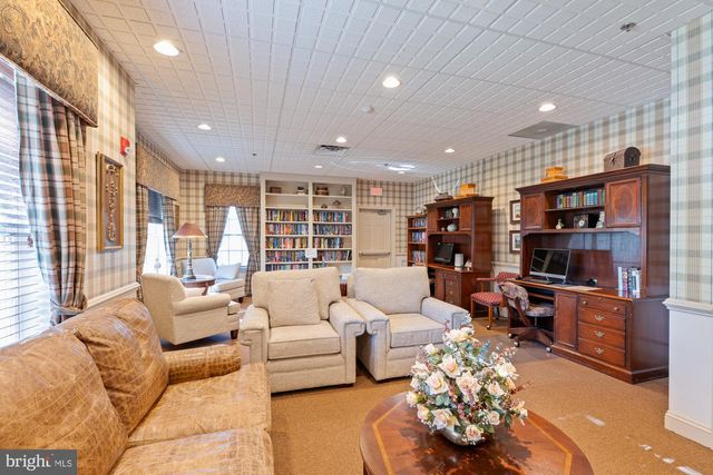 97 MEADOWLARK DR, Hamilton, NJ 08690